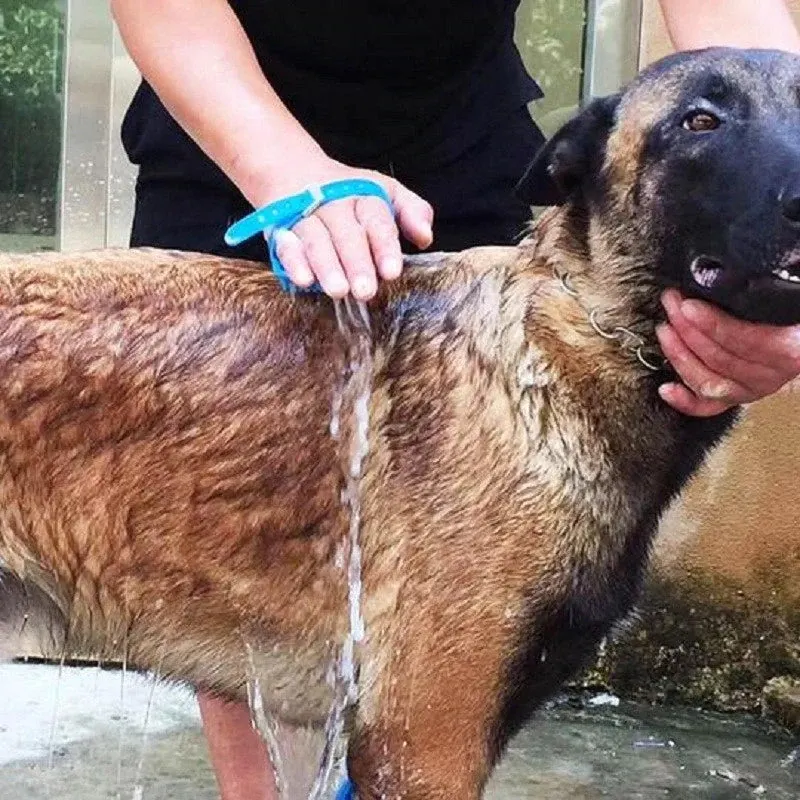 Multifunctional Pet Bathing Tool - Image 0