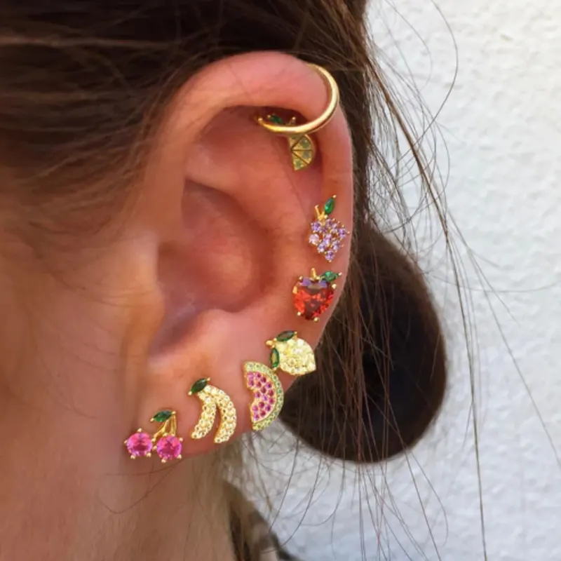 Ohrstecker mit Pico-Kirschkristallen – vergoldet