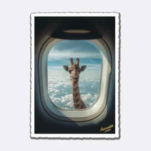 Postkarte mit Giraffe vor Wolken durch Flugzeugfenster mit Schriftzug "Impossible Cards"