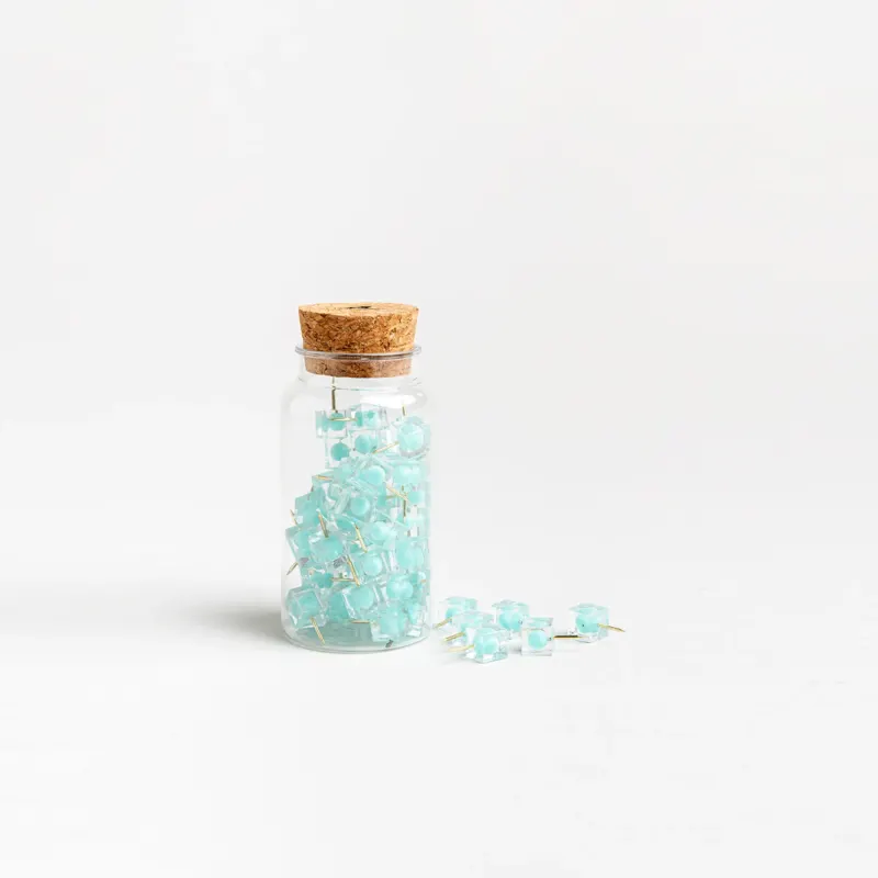 MINI CUBE PUSH PINS - 60 Pin-Nadeln im Glas - Türkis | Somewhere