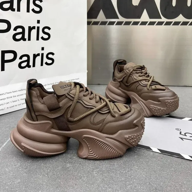 Metro Streetwear Dynamic Women Sneakers - Image 0