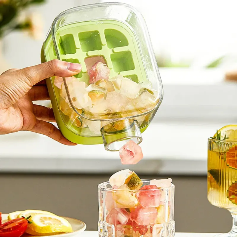 One Touch Ice Maker Beverage Bottle - Image 0
