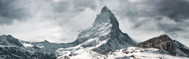 Spritzschutz-Panorama - Majestätischer Matterhorn - Alpen