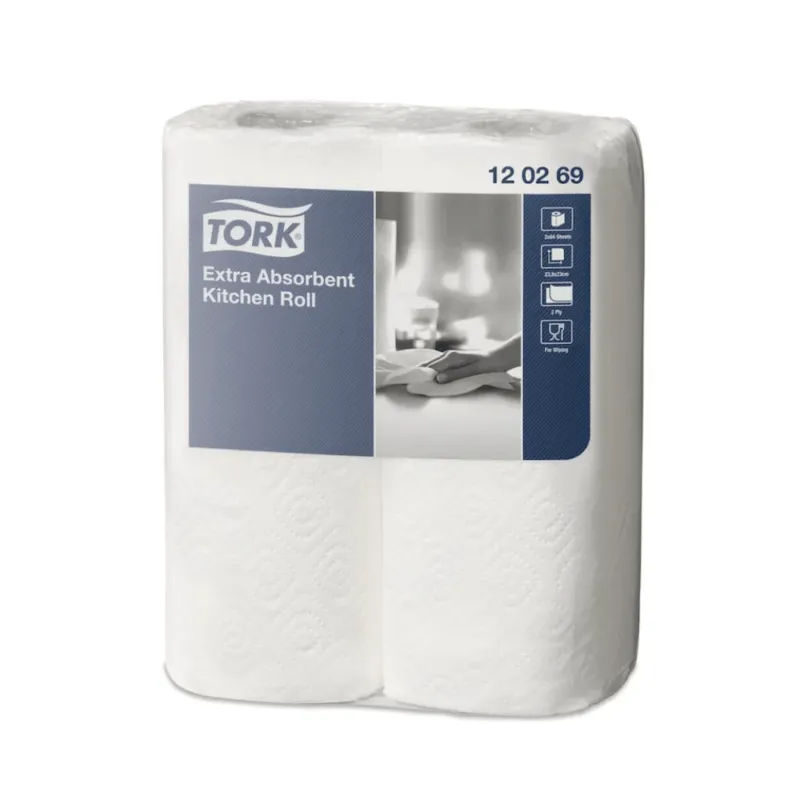 Ein Karton mit 24 Rollen Tork 120269 extra-saugfähige Küchenrolle Premium 2-lagig von Essity Professional Hygiene Germany GmbH zeigt das Markenlogo und Produktdetails, wobei Symbole auf die hochwertige zweilagige Konstruktion hinweisen. Die weißen Rollen haben ein dezentes Prägemuster.