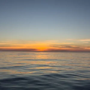Waschbecken-Rückwand-Sonnenuntergang über dem Meer Panorama